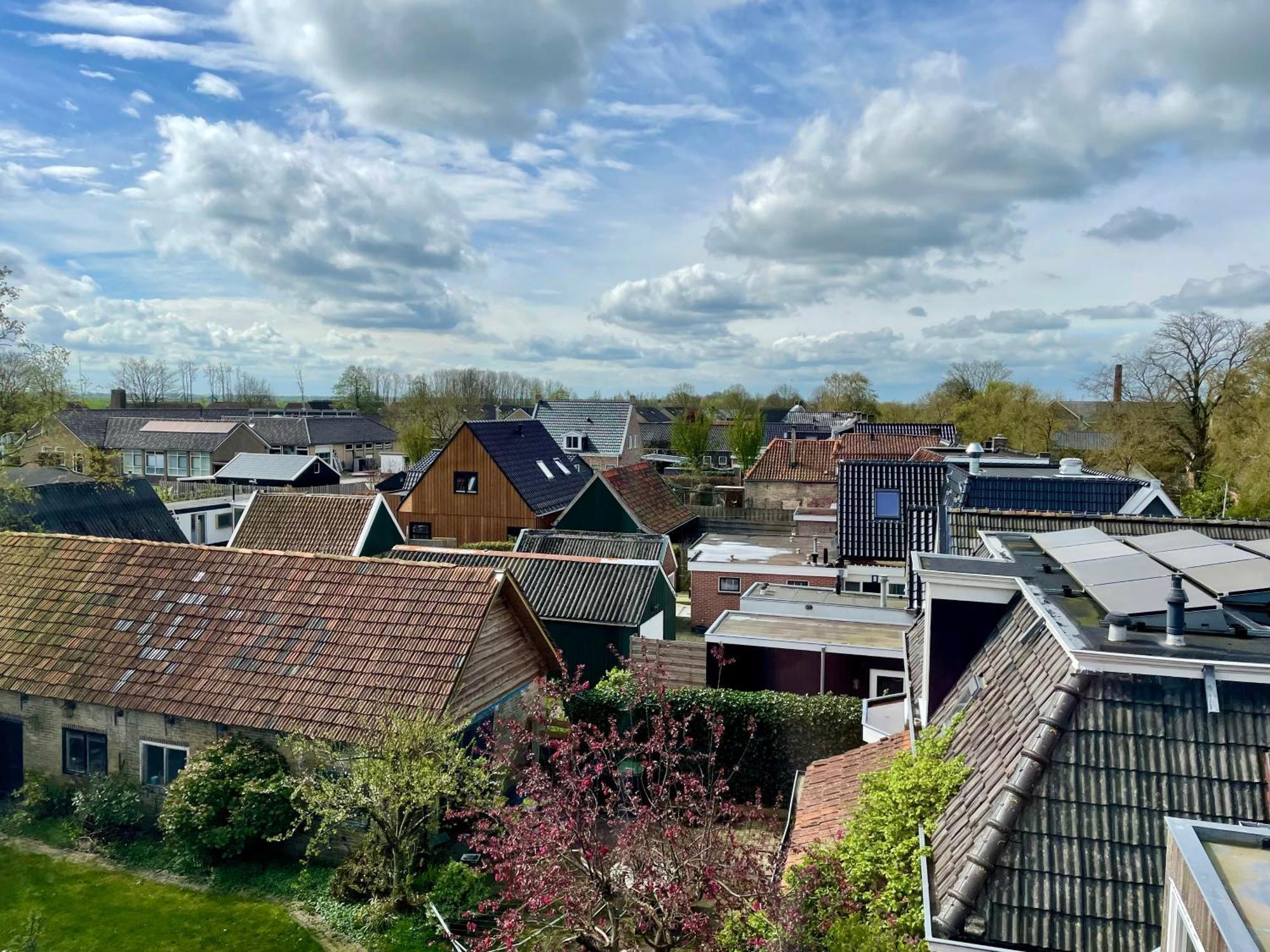 Herberg Het Rechthuis Rinsumageest Exterior photo